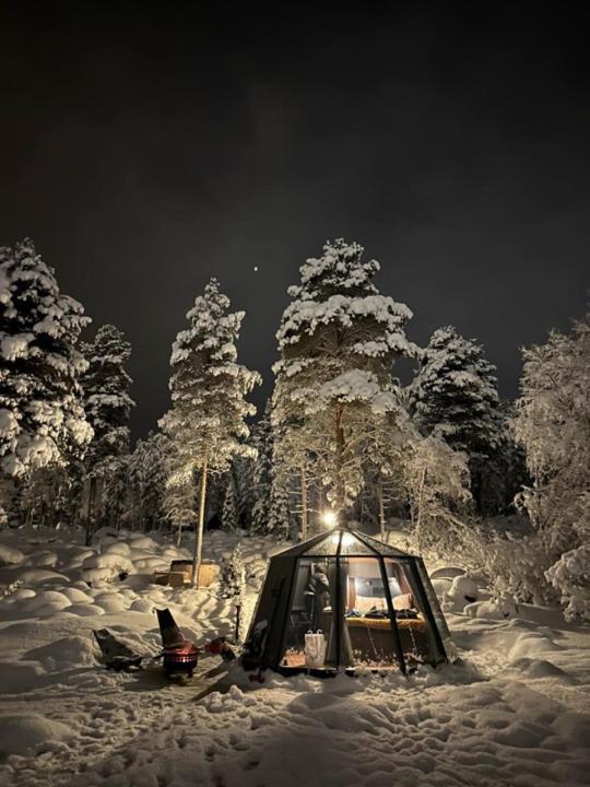 Aurora Igloo With Private Hot Tub By Invisible Forest Lodge Rovaniemi Exteriör bild