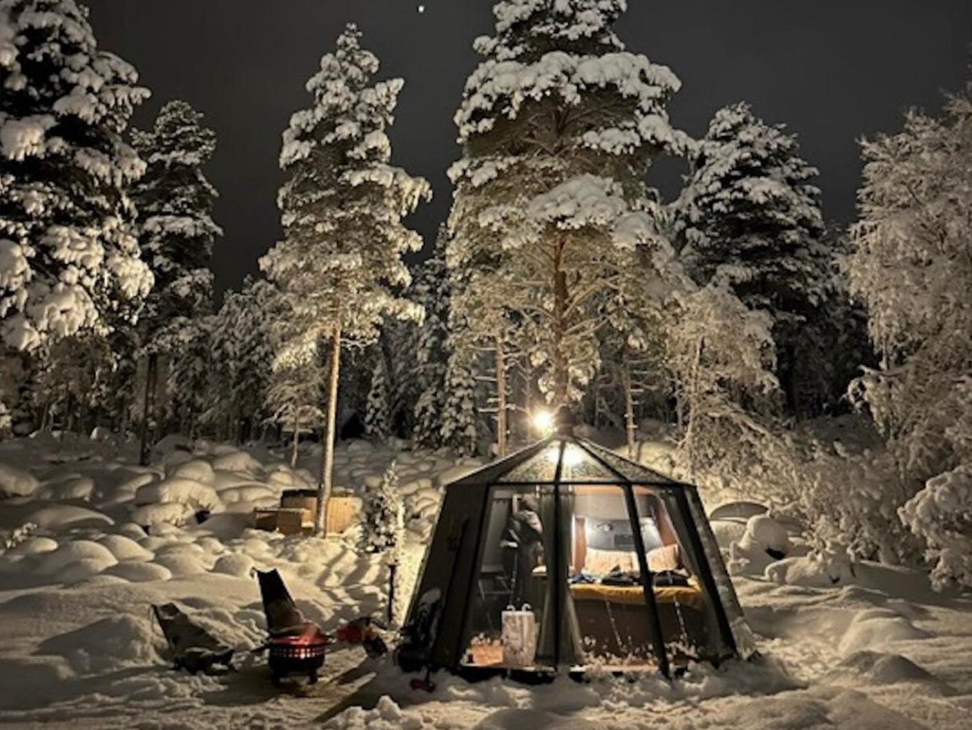 Aurora Igloo With Private Hot Tub By Invisible Forest Lodge Rovaniemi Exteriör bild