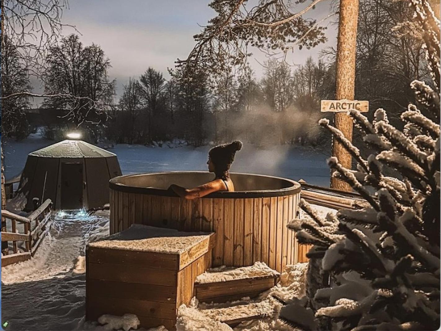 Aurora Igloo With Private Hot Tub By Invisible Forest Lodge Rovaniemi Exteriör bild